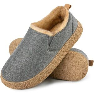 MERRIMAC Gray Fleece-Lined Slippers